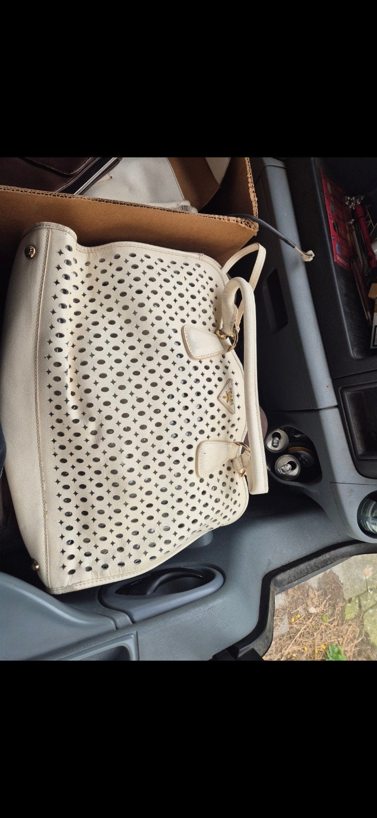 Vintage handtassen prada en delvaux, Ophalen