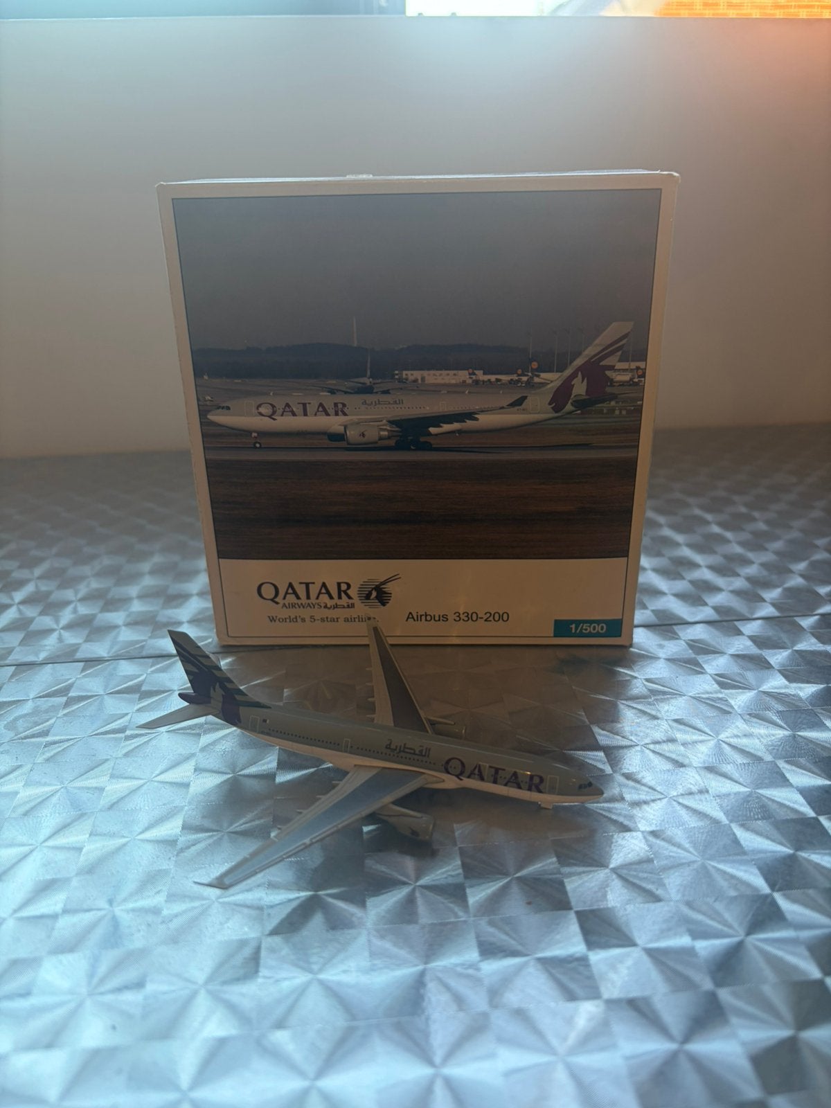 Qatar airways metaal miniatuur vliegtuig, Ophalen of Verzenden