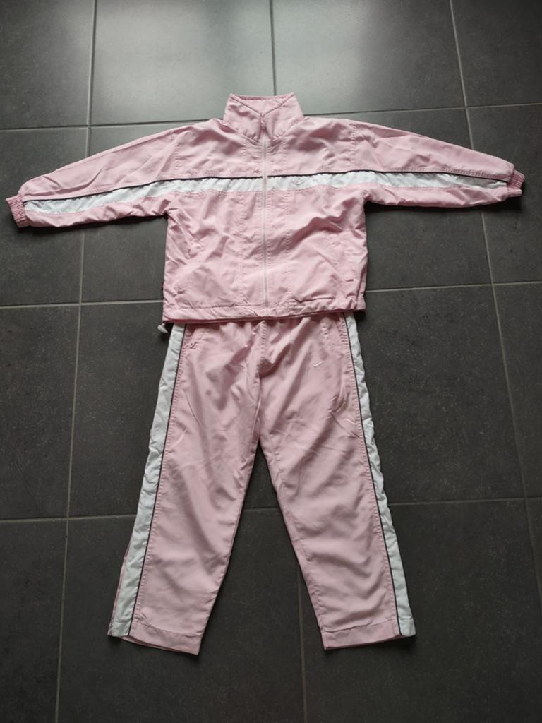 Roze training - maat 134, Enlèvement, Comme neuf, NIKE, Fille
