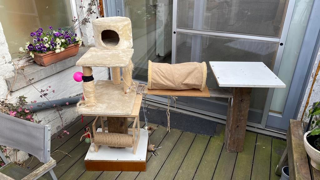 Gratis kattenhuisje, Dieren en Toebehoren, Ophalen, Zo goed als nieuw