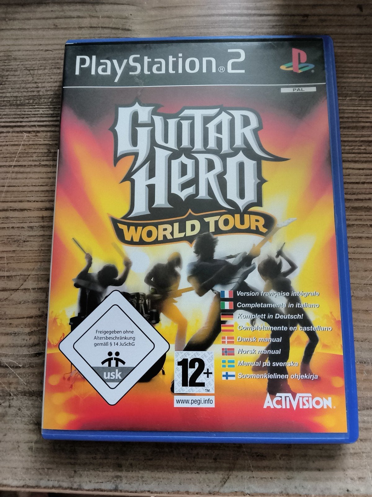 Tournée mondiale de Guitar Hero sur PlayStation 2, À partir de 12 ans, Musique, Utilisé, 3 joueurs ou plus