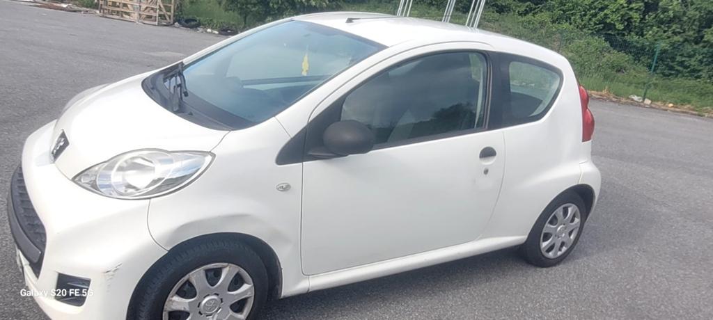 PEUGEOT 107+2012+1.0ES+EURO 5+CTOK+FEUILLE ROSE À 1799EU, Autos, Peugeot, Euro 5, Achat, Entreprise, Boîte manuelle
