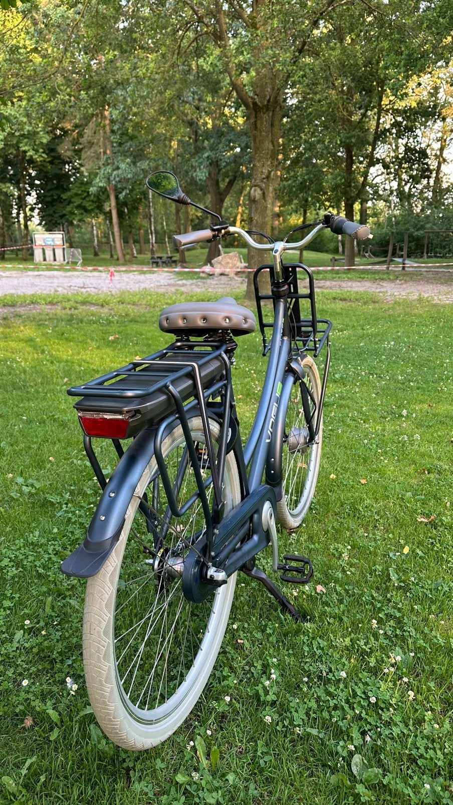 nieuwe elktrische omafiets (alleen 350 km/2025), Fietsen en Brommers, Ophalen, Zo goed als nieuw