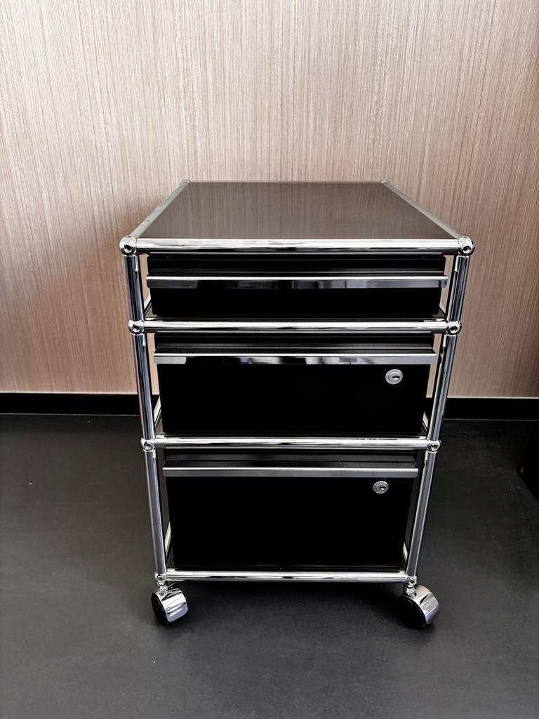 USM Haller ladenblok, Enlèvement