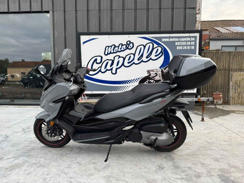 Honda	Forza 300, 300 cc, Bedrijf, 12 t/m 35 kW