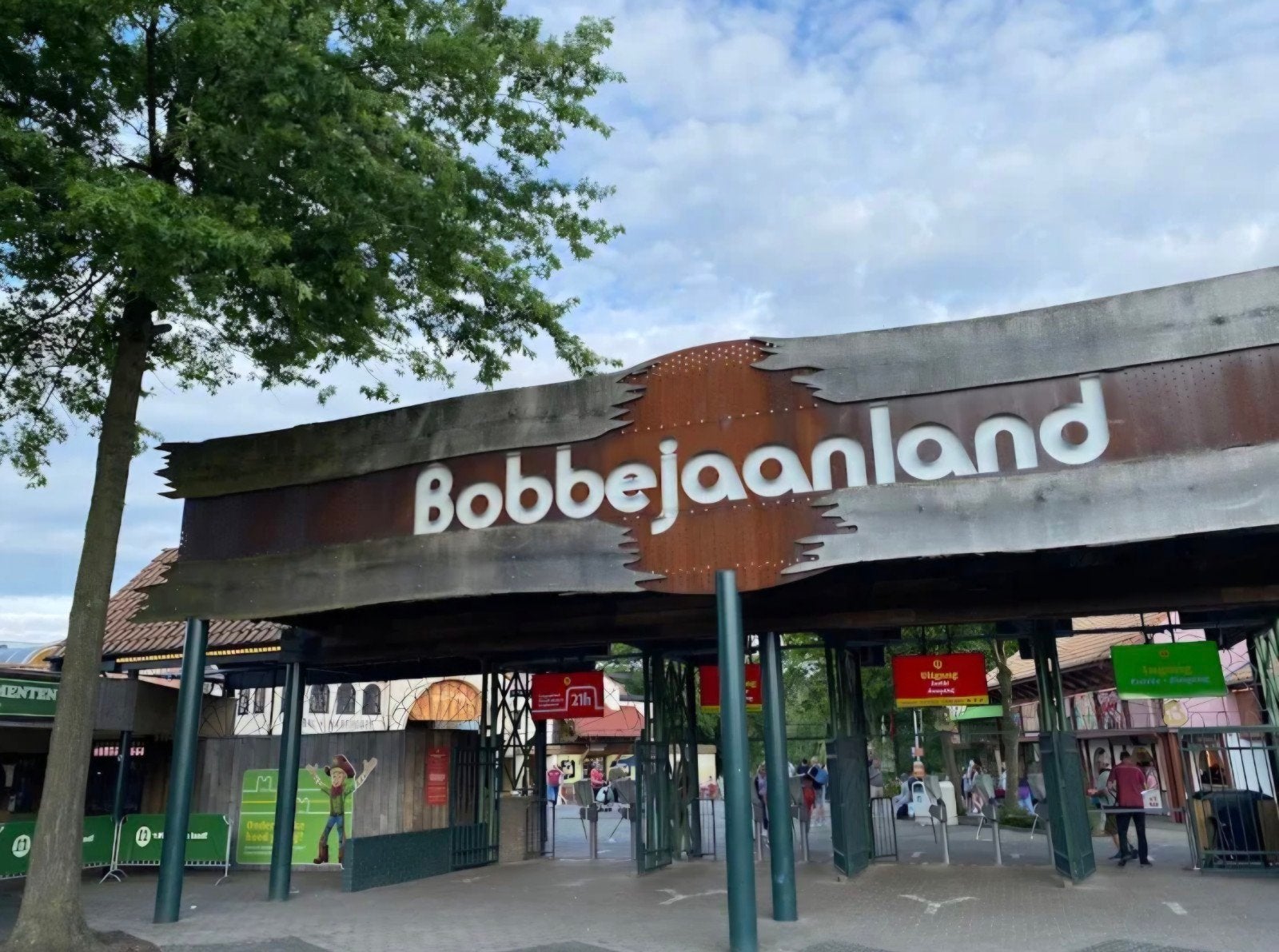 Kortingscode Bobbejaanland 1 toegang kopen, 1 toegang gratis, Drie personen of meer, Kortingskaart