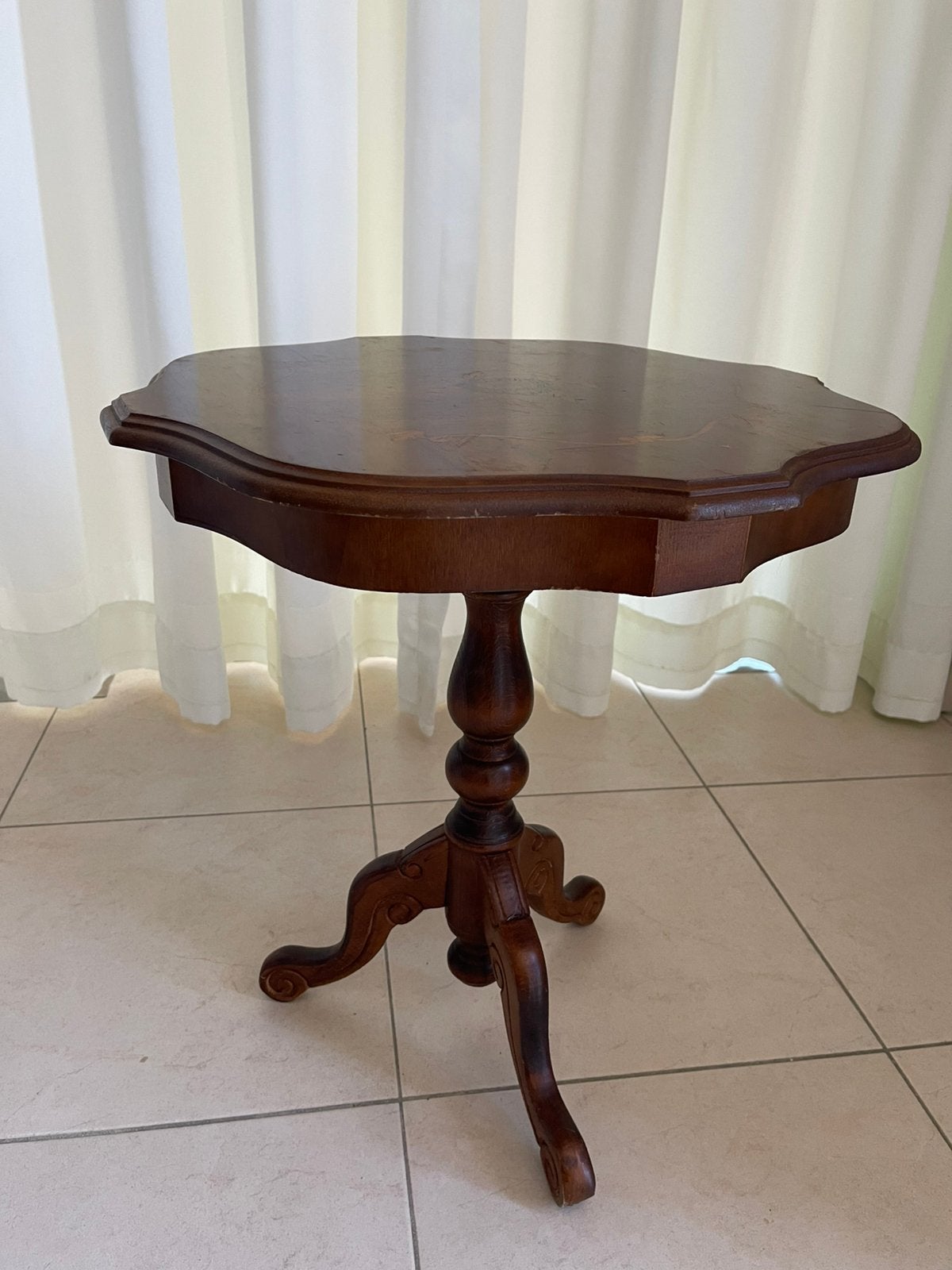 Table d'appoint ancienne avec marqueterie, Maison & Meubles, Tables | Tables d'appoint, Utilisé, Rond, Bois, Enlèvement