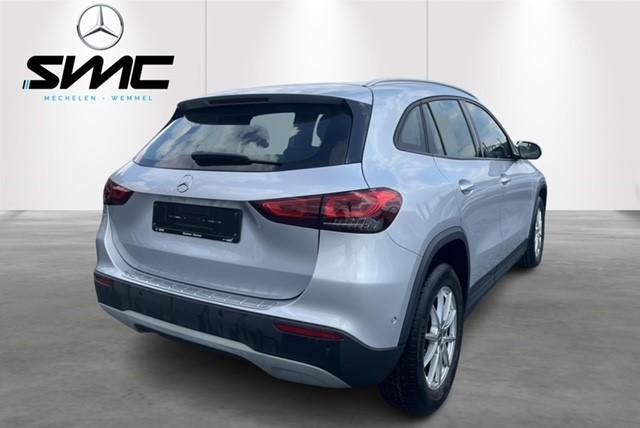 Mercedes-Benz GLA GLA 200 d (automatique), Autos, 1800 kg, 110 kW, Entreprise, 5 portes