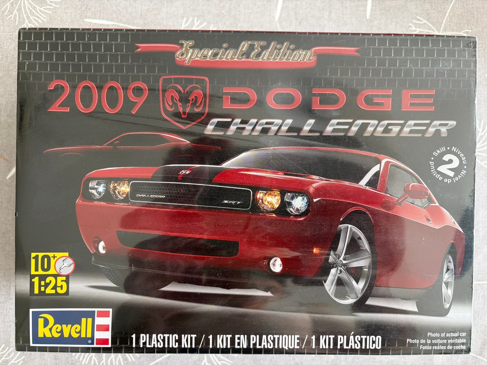 Revell USA Special Edition 2009 Dodge Challenger, Hobby & Loisirs créatifs, Modélisme | Voitures & Véhicules, Enlèvement ou Envoi