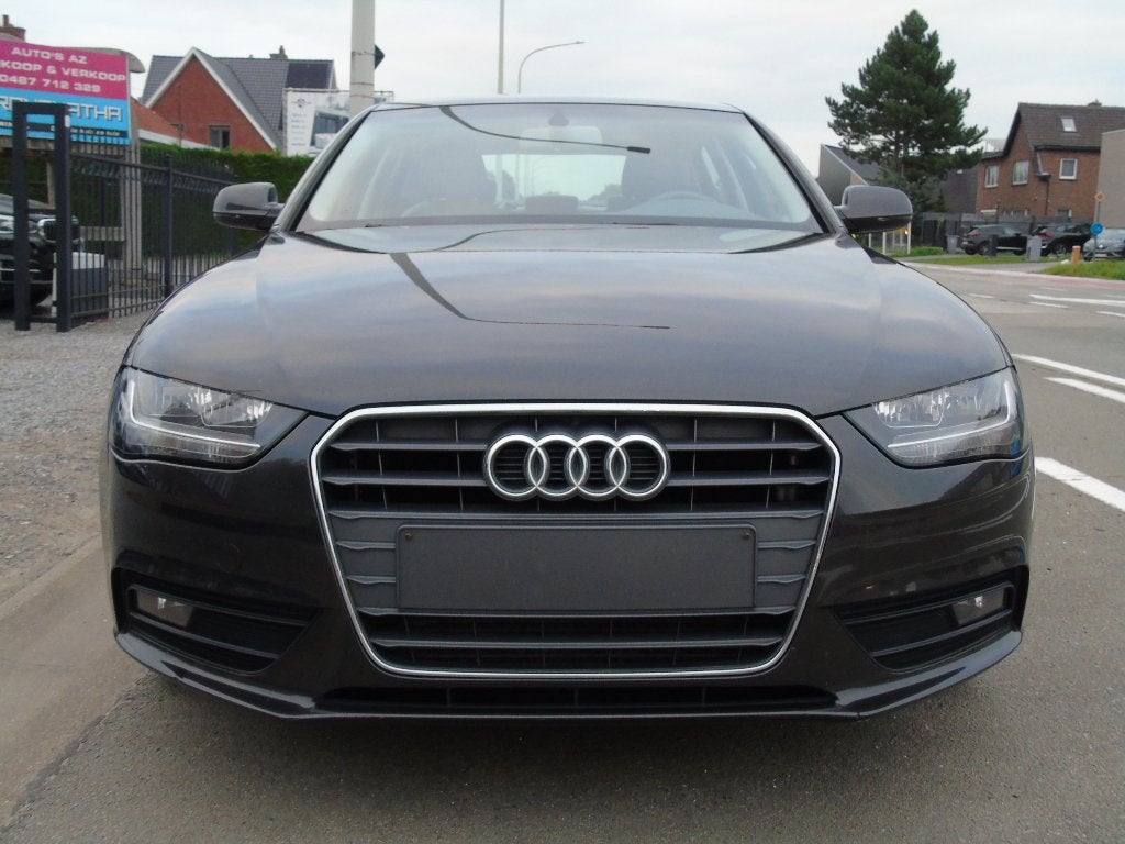 Audi A4 2.0 TDI *09/2013 *1e Eigen *Ohboekje *Navi *Airco, Auto's, Voorwielaandrijving, Stof, 110 kW, 4 cilinders