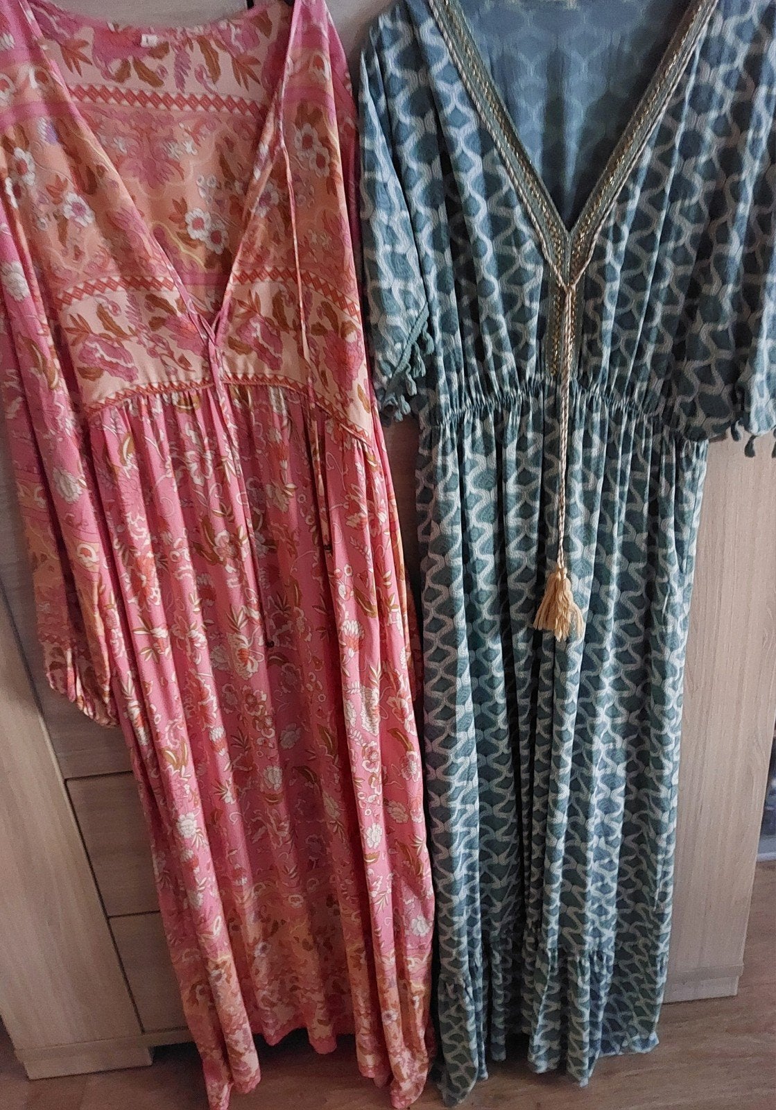 jurkjes kleedjes 1 maat large en 1 taille unique 6 euro stuk, Kleding | Dames, Jumpsuits, Ophalen