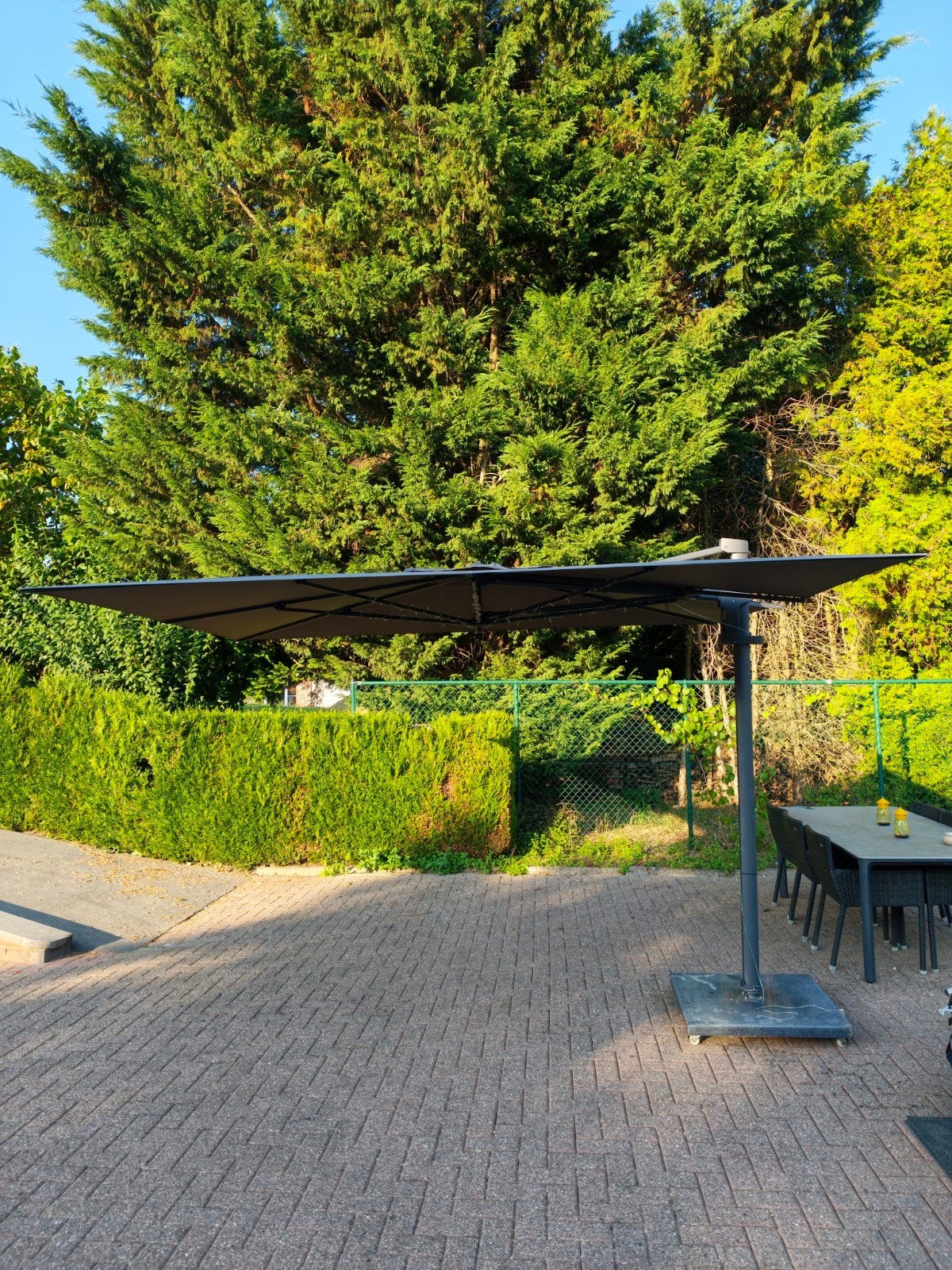 Parasol déporté Madison Anthracite 355cmx300cm + Pied Granit, Jardin & Terrasse, Enlèvement, Utilisé, Autres types