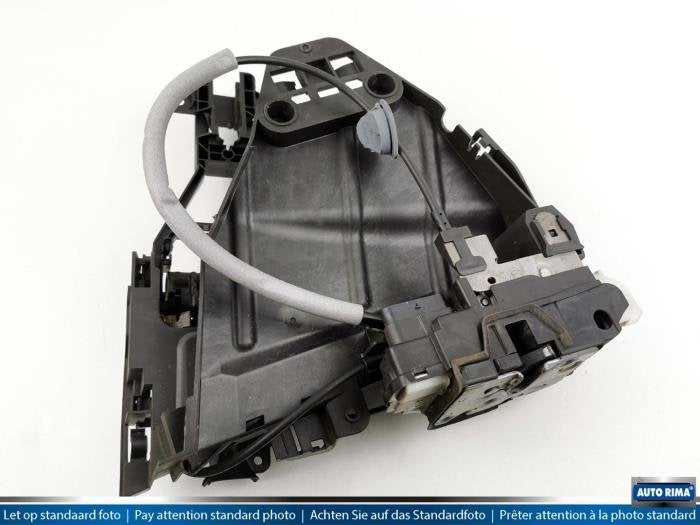 Deurslot Mechaniek 4Deurs links-voor van een Volvo V40, Gebruikt, -, -, Ophalen of Verzenden