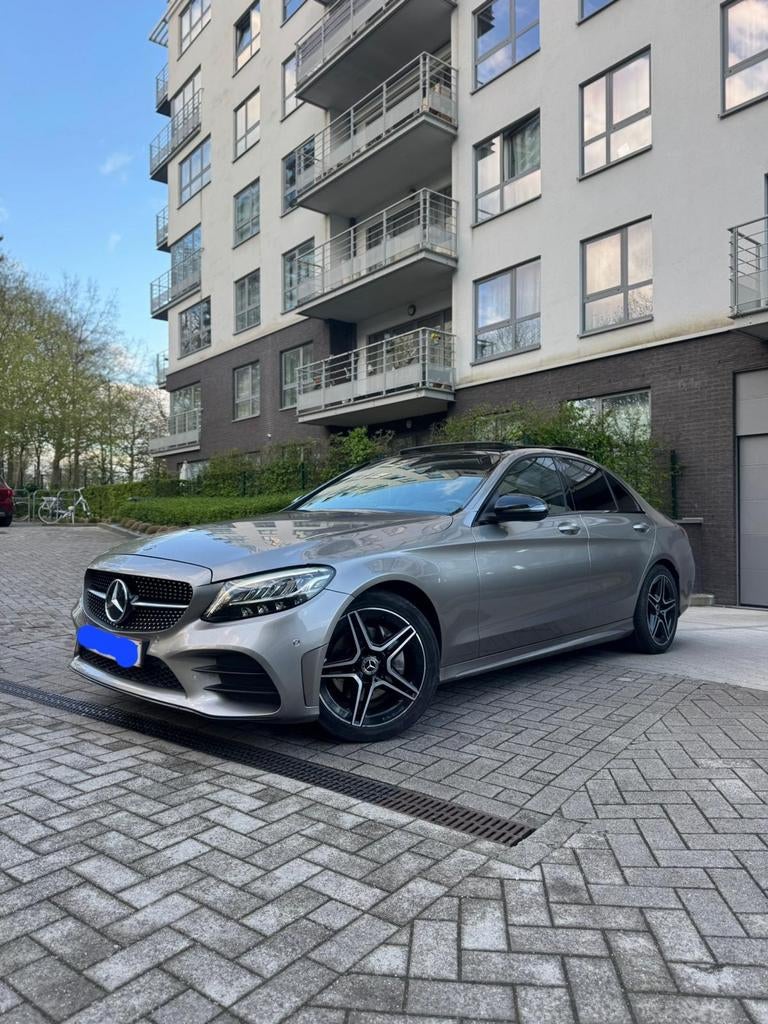 Mercedes 200C pack AMG 4/2021  79.500km, Autos, Mercedes-Benz, Particulier, Alarme, Cuir, Enlèvement ou Envoi