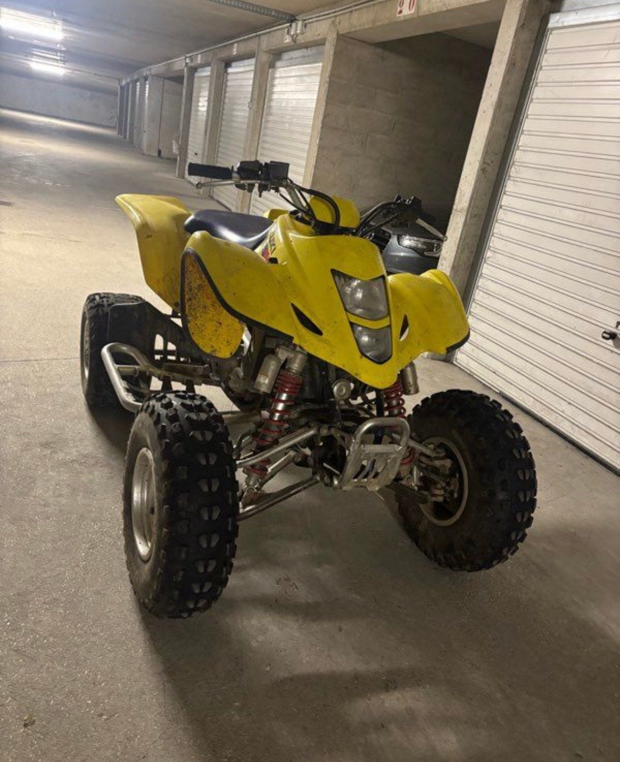 Suzuki ltz, Motos