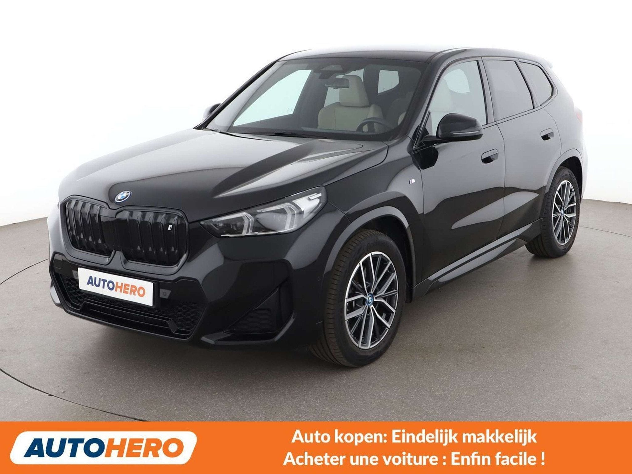 BMW iX1 xDrive 30 M Sport (année de construction 2023), Autos, Cuir, Achat, Beige, 5 portes