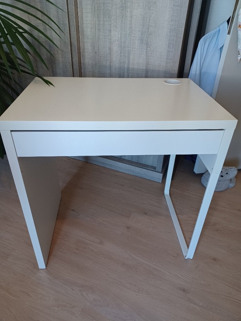 Ikea bureau 73 X 50 cm, Huis en Inrichting, Bureaus, Ophalen, Gebruikt, Hout, IKEA