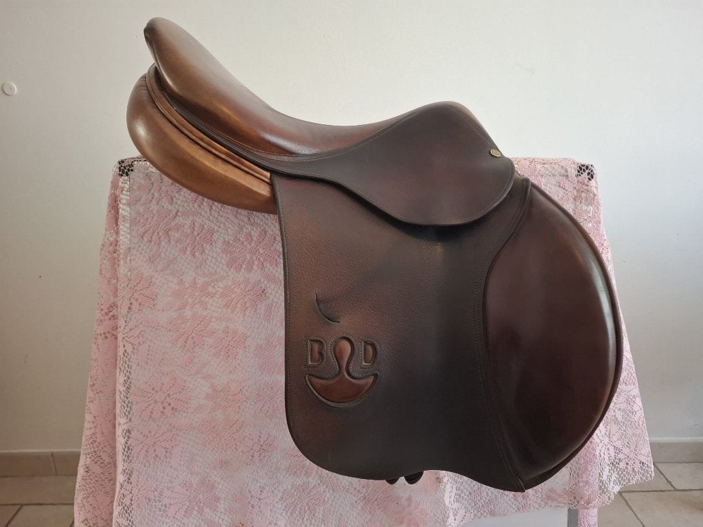 Bruno Delgrange springzadel 17,5 inch, Dieren en Toebehoren, Paarden en Pony's | Zadels, Gebruikt, Springen, Overige merken, L (17.5 inch)