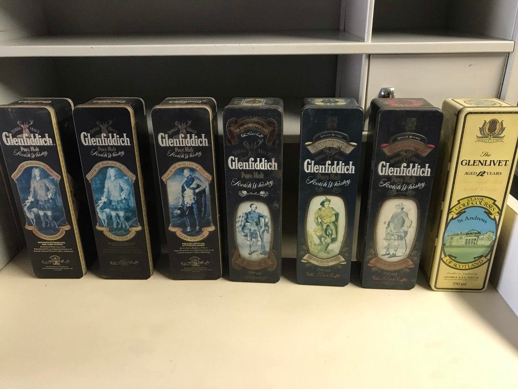 verzameling vintage blikken dozen whisky en bier, Verzamelen, Ophalen, Gebruikt