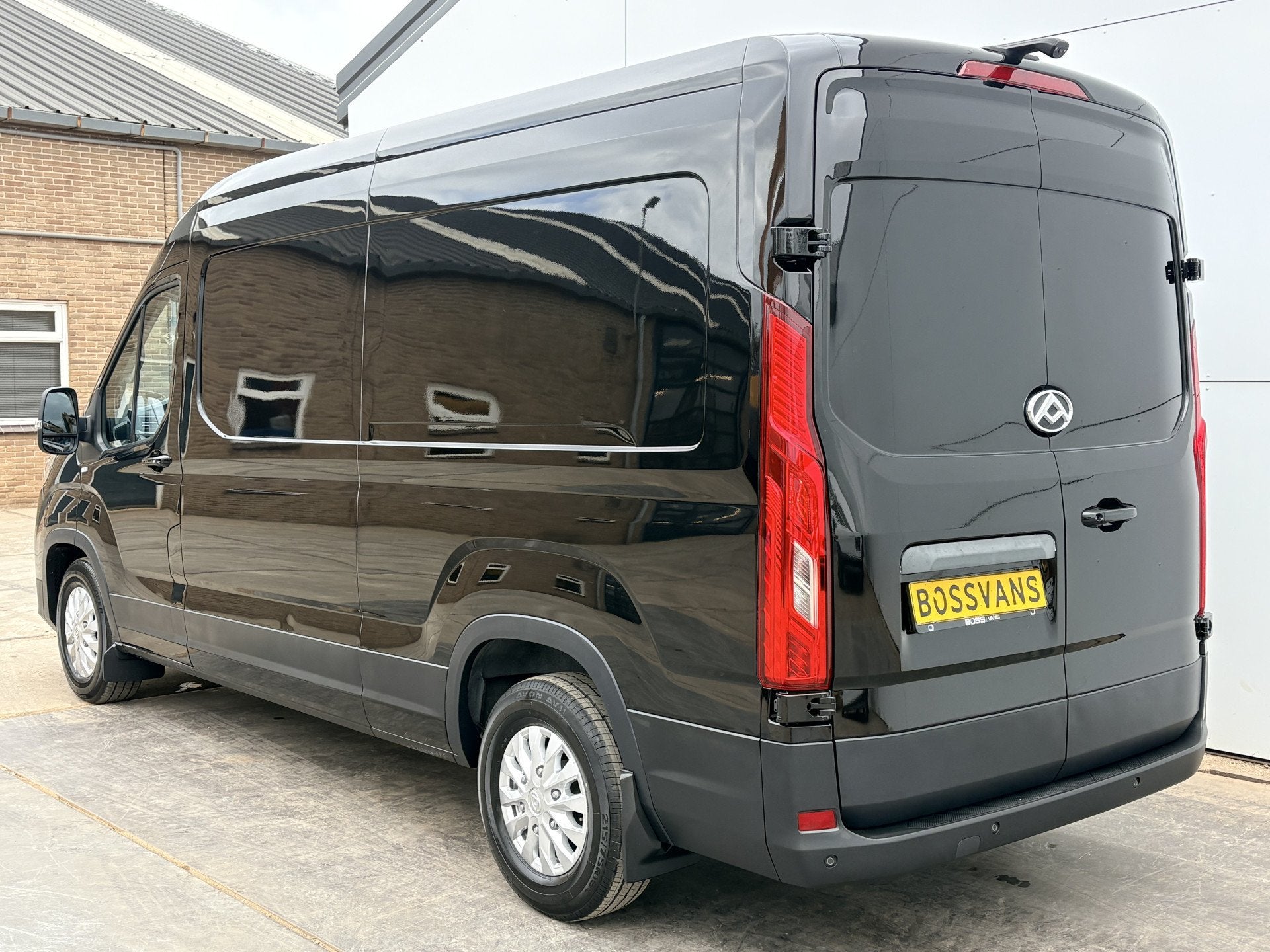 Maxus eDeliver 9 72kWh 204PK NIEUW! 288km WLTP L3H2 Apple Ca, Autos, Camionnettes & Utilitaires, Achat, 750 kg, Entreprise, 3 places
