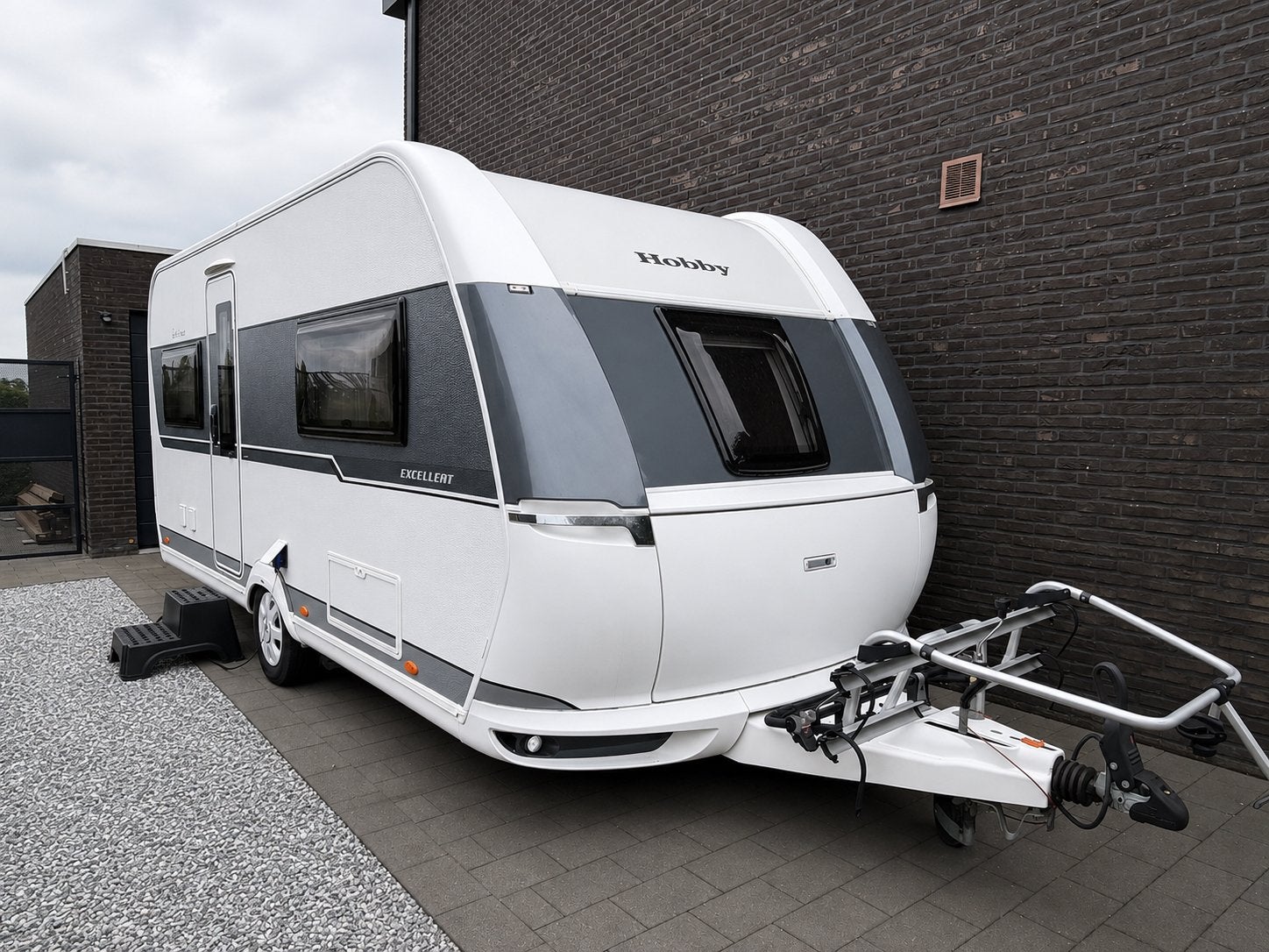 Hobby Excellent 460 ufe 2020 - met mover en fietsenrek!, Caravans en Kamperen, Particulier, Fietsenrek, Hobby