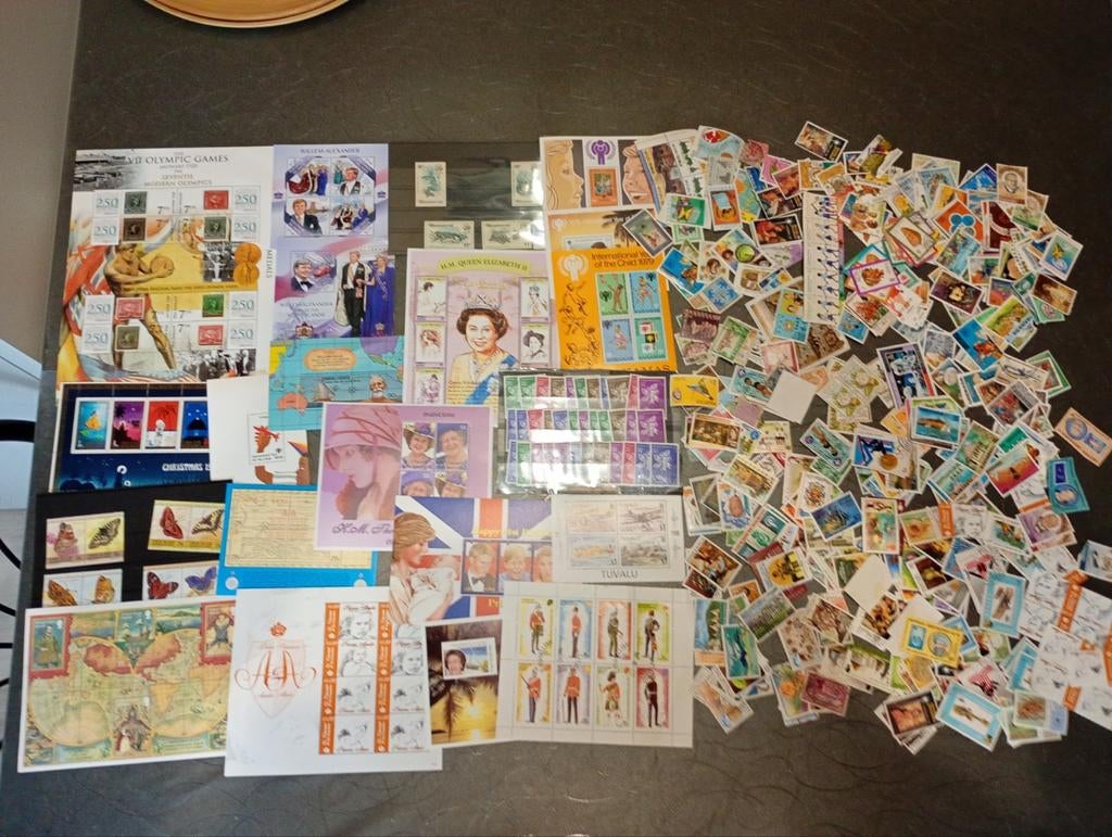 H21) joli lot de timbres du Commonwealth, Timbres & Monnaies, Timbres | Albums complets & Collections, Enlèvement ou Envoi