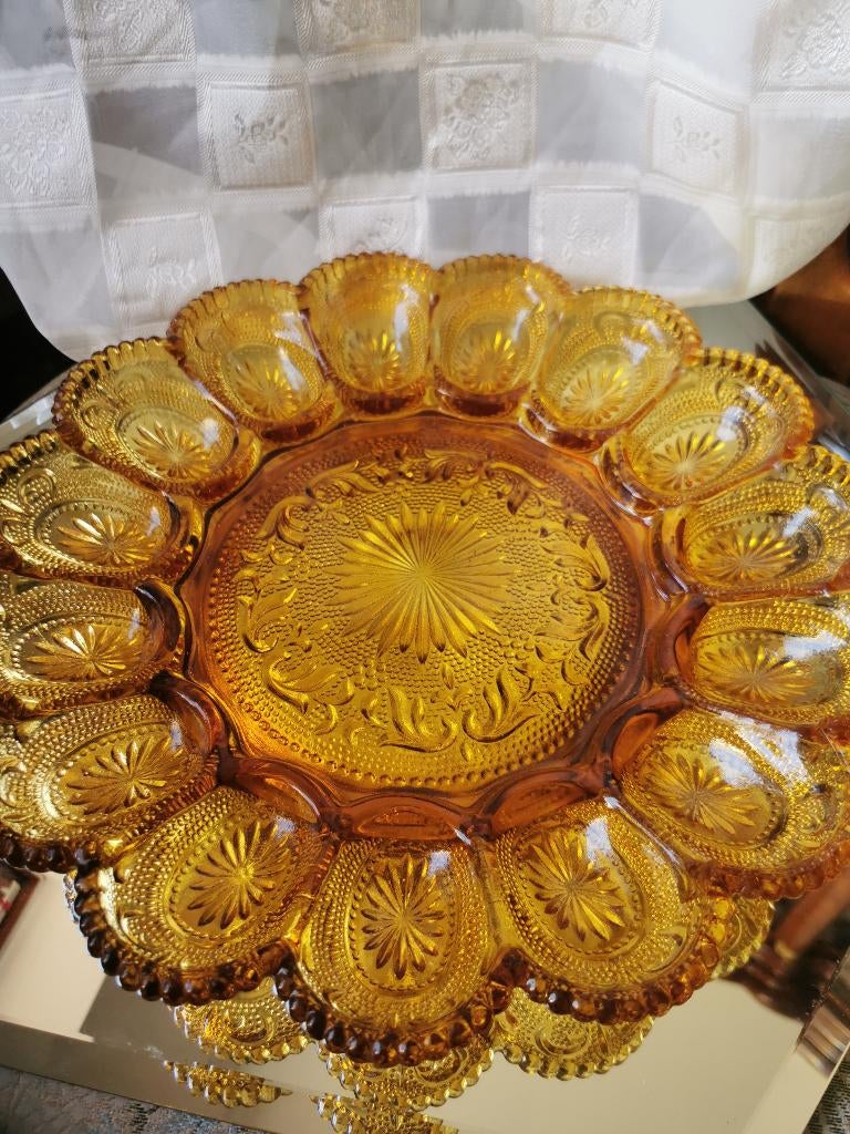 Amberkleurig glazen schaaltje voor gevulde eieren., Antiek en Kunst, Ophalen of Verzenden