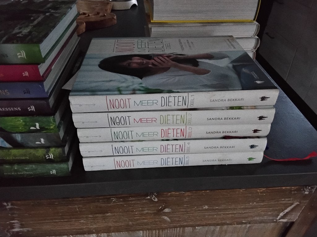 32 Kookboeken, Boeken, Voorgerechten en Soepen, Sandra Bekkari, Gezond koken, Ophalen