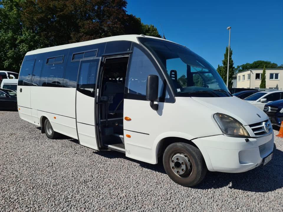 Iveco wing bus