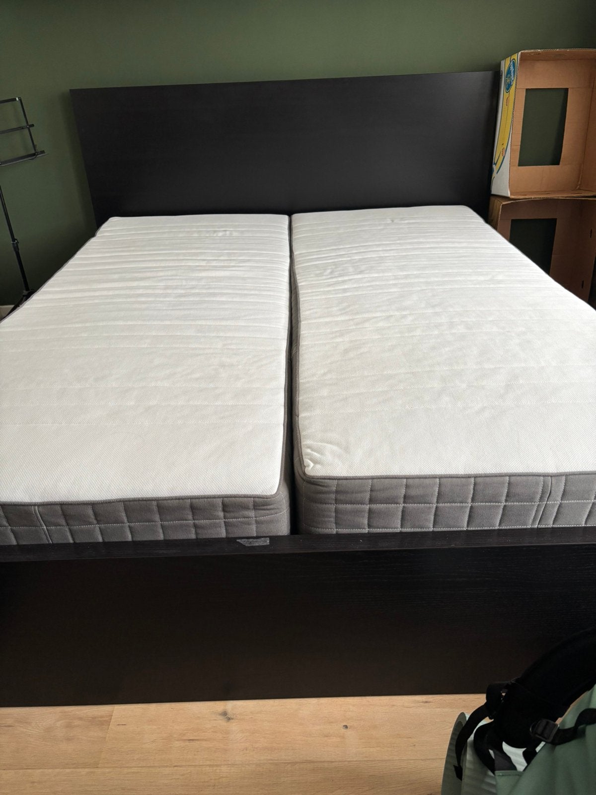 Compleet bed 1,60m breedte bruinzwart ikea, Huis en Inrichting, Ophalen, Zo goed als nieuw