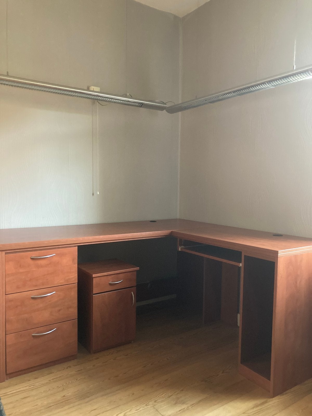 Bureau met ladekasten, Ophalen, Spaanplaat of MDF, Kabelgoot, Hoekbureau