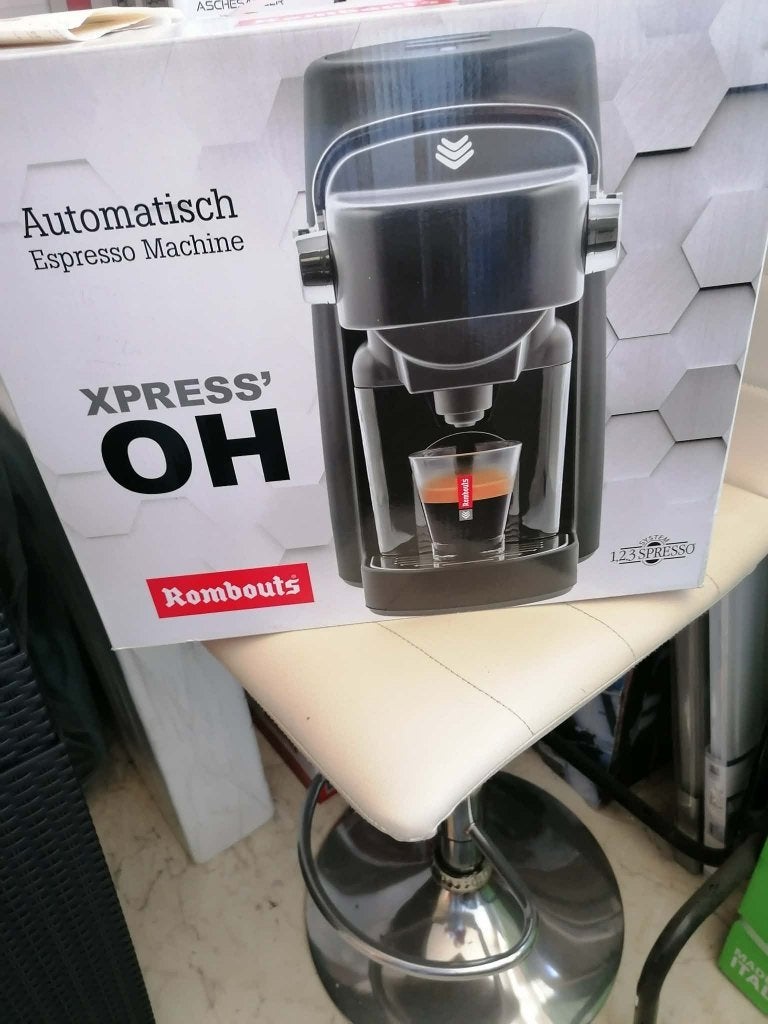 expresso machien, Neuf, Machine à espresso, Réservoir d'eau amovible, Enlèvement ou Envoi