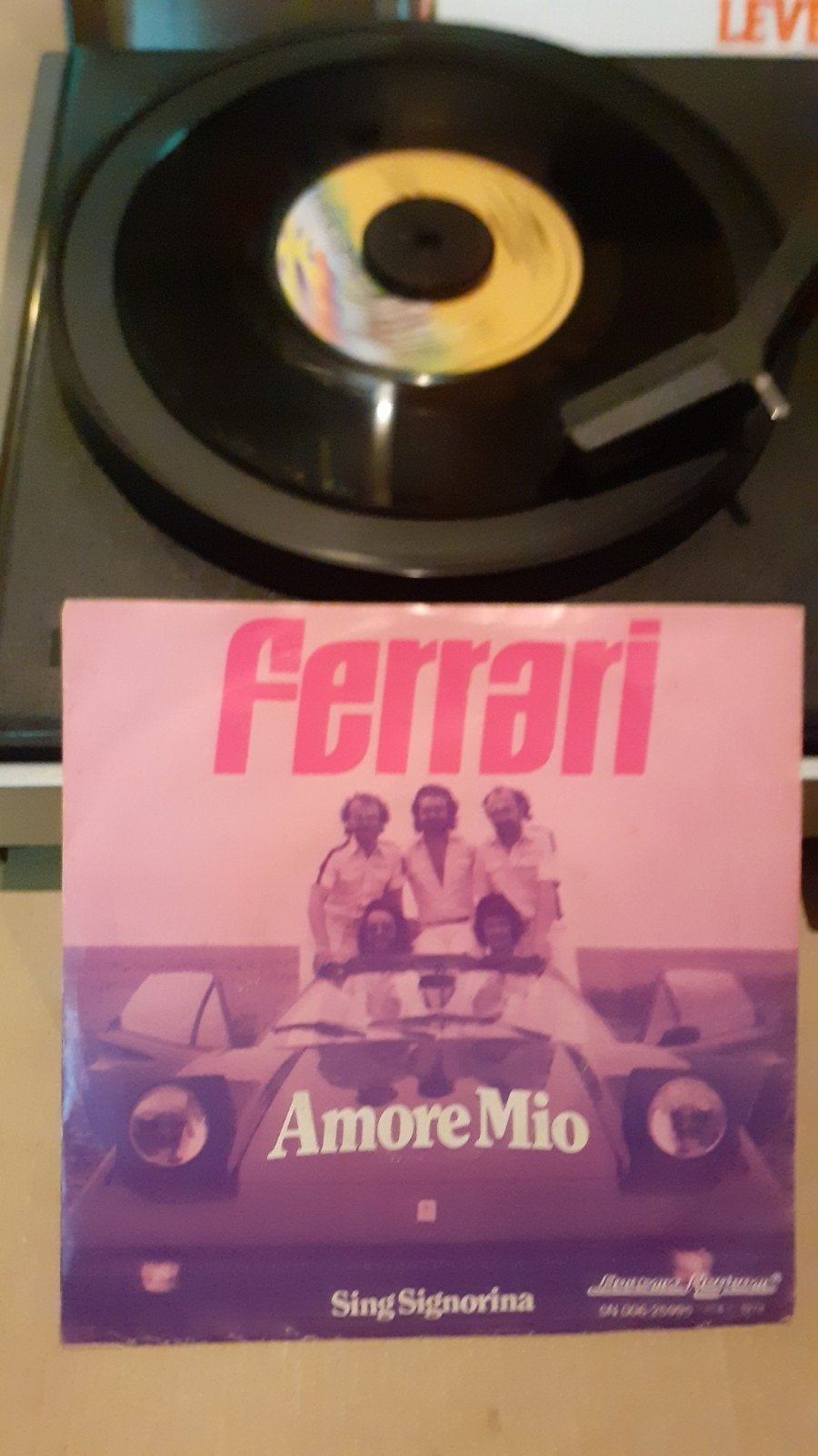 vinyl singel Ferrari amore mio in goede staat, CD & DVD, Enlèvement ou Envoi