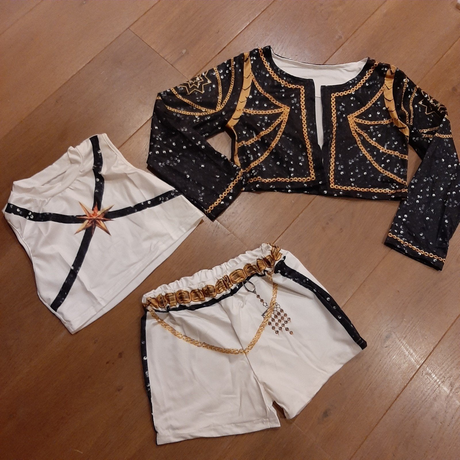 K pop demon hunter kostuum maat 116, Kinderen en Baby's, Kinderkleding | Maat 116, Ophalen, Nieuw, Meisje, Shirt of Longsleeve