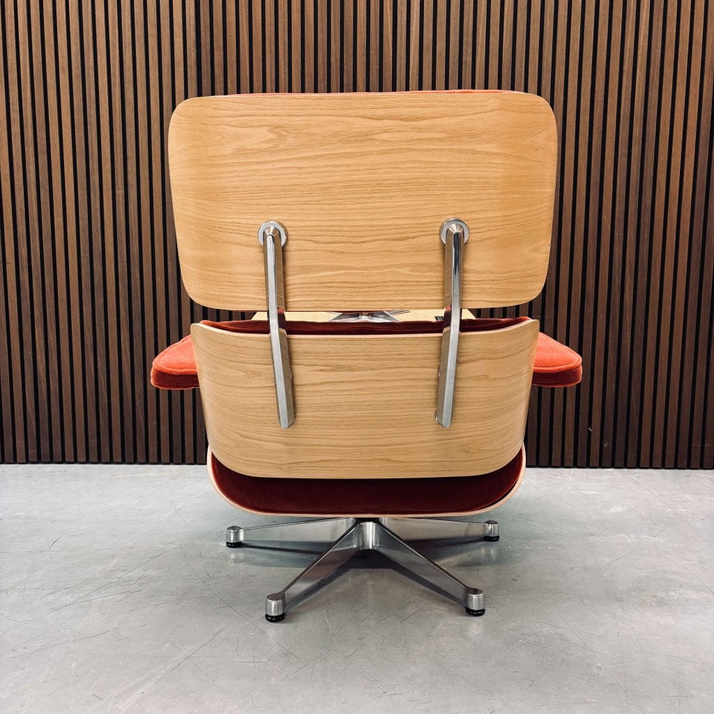 Eames Lounge Chair | Chestnut Shell & Brandy Calma, Ophalen of Verzenden