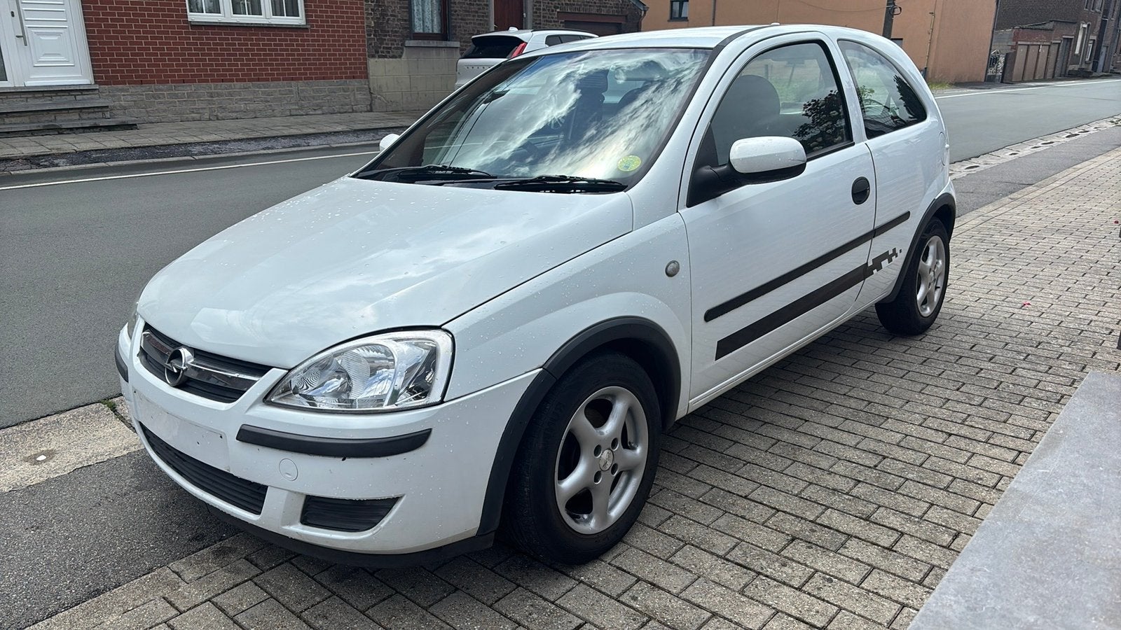 Opel Corsa 2004 à vendre 1750 € avec control  1.0 essence, Autos, Opel, Achat, Boîte manuelle, Particulier, Euro 4