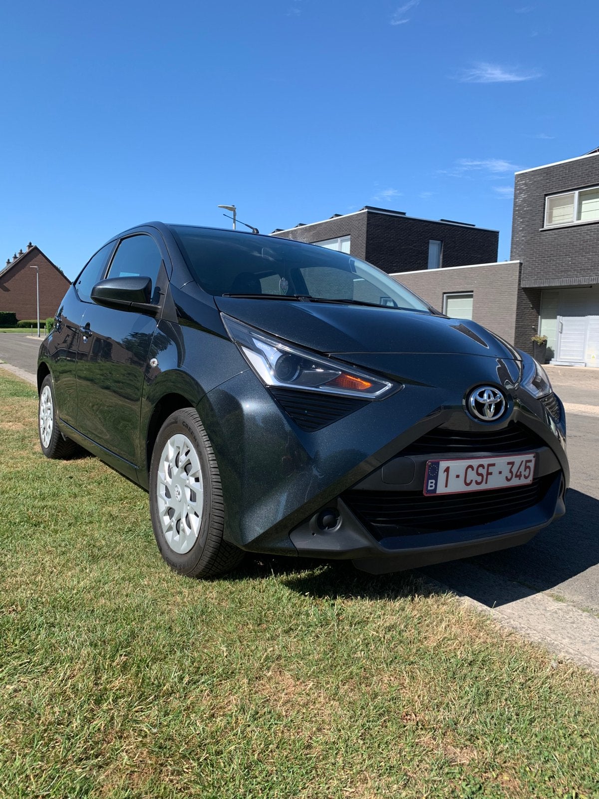 Toyota Aygo met 42.800km., Auto's, Toyota, Voorwielaandrijving, Stof, Handgeschakeld, Grijs