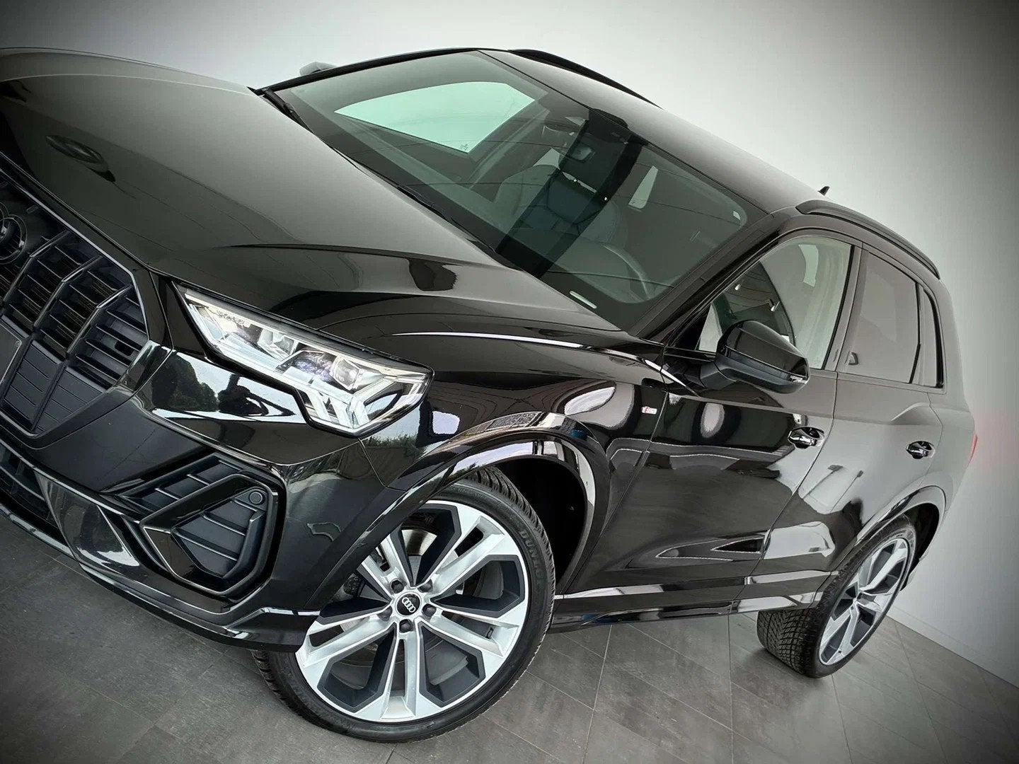 Audi Q3 2.0 TDi SLINE-1ERPRO-COCKPIT-CARPLAY-GPS-CUIR-JANTES, Cuir, Achat, Noir, 5 portes