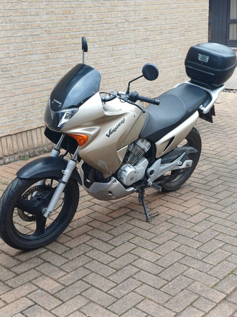 Honda Varadero 125, Motos, Occasion, Permis Moto A1 minimum, 2 cylindres, Particulier