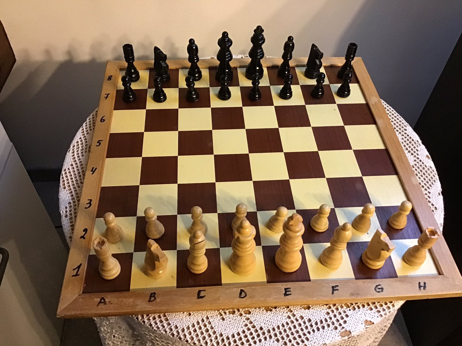 Mooi schaakspel met houten bord en houten schaakstukken., Ophalen of Verzenden, Zo goed als nieuw