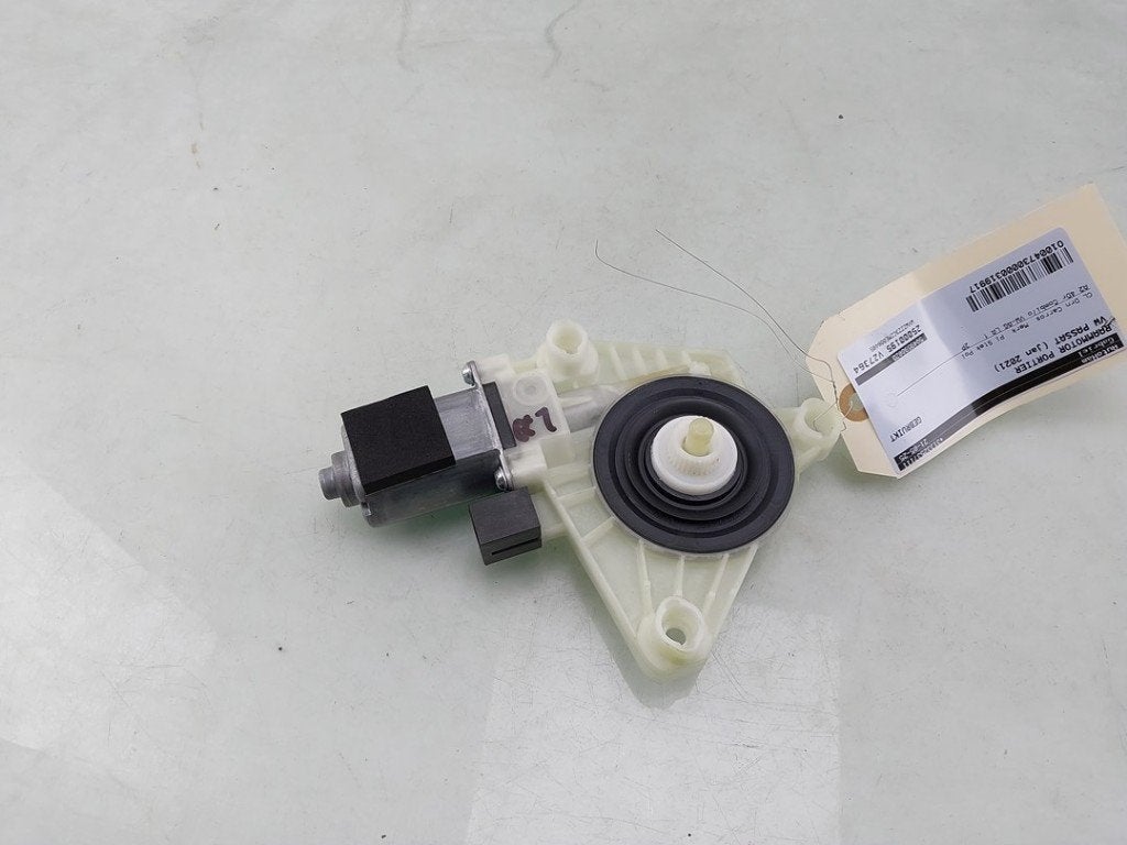 MOTEUR LEVE VITRE ELECTRIQUE Passat Variant (3G5), Utilisé, Volkswagen
