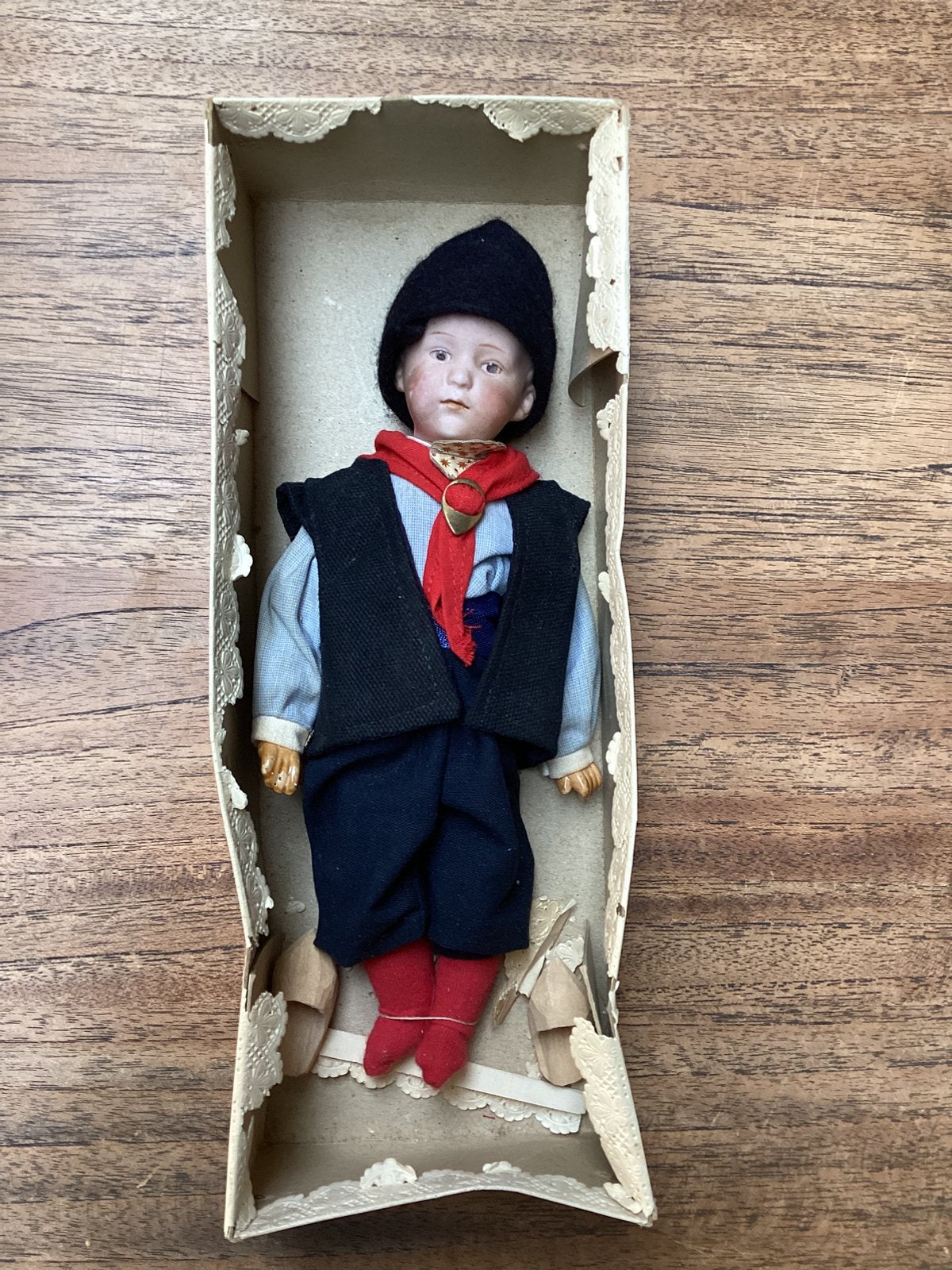 Poupée Heubach ancienne 22 cm dans sa boîte d'origine, Enlèvement ou Envoi, Comme neuf