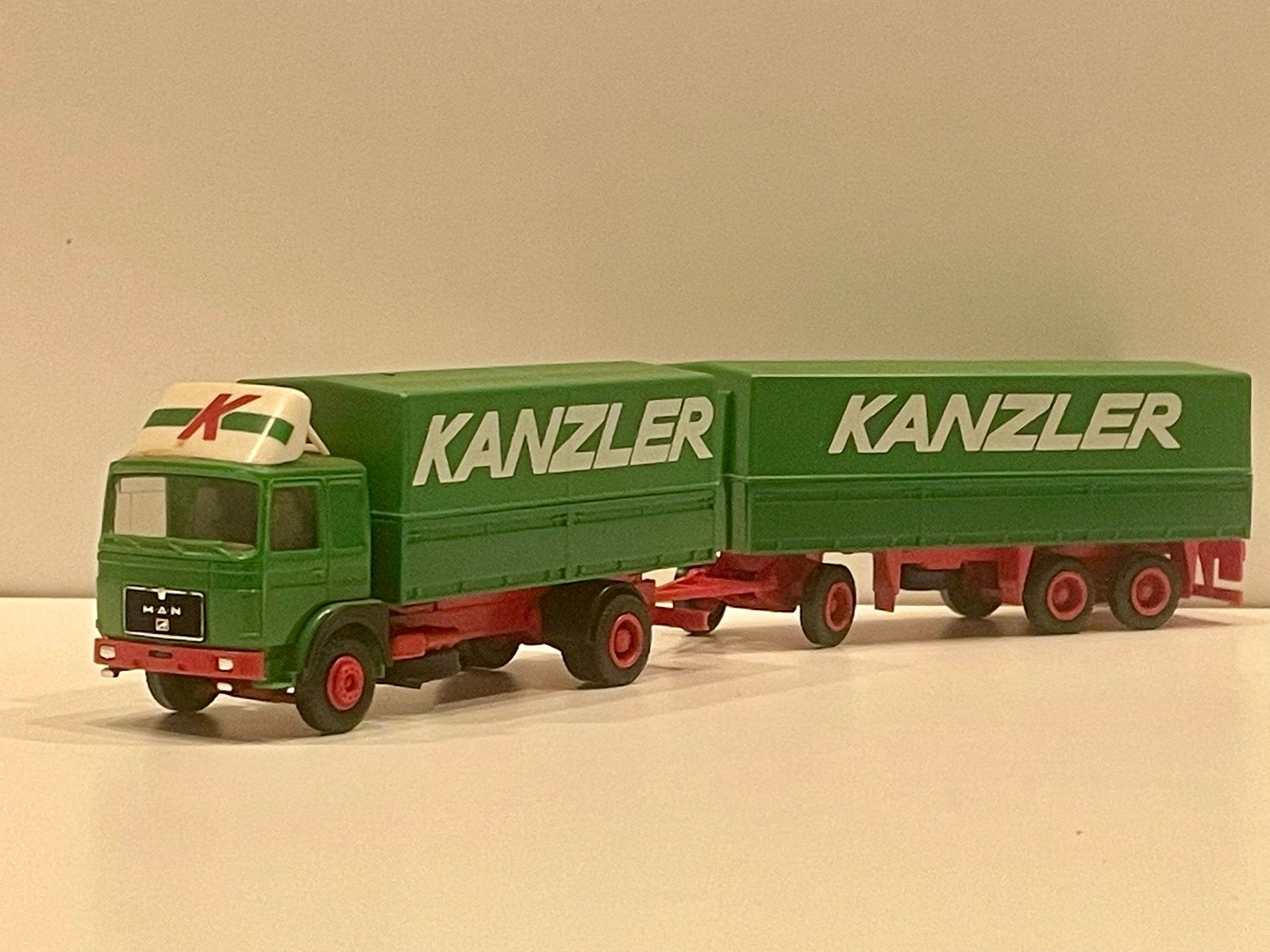 Herpa MAN F8 Kanzler 1/87, Hobby en Vrije tijd, Modelauto's | 1:87, Zo goed als nieuw, Bus of Vrachtwagen, Herpa, Ophalen of Verzenden