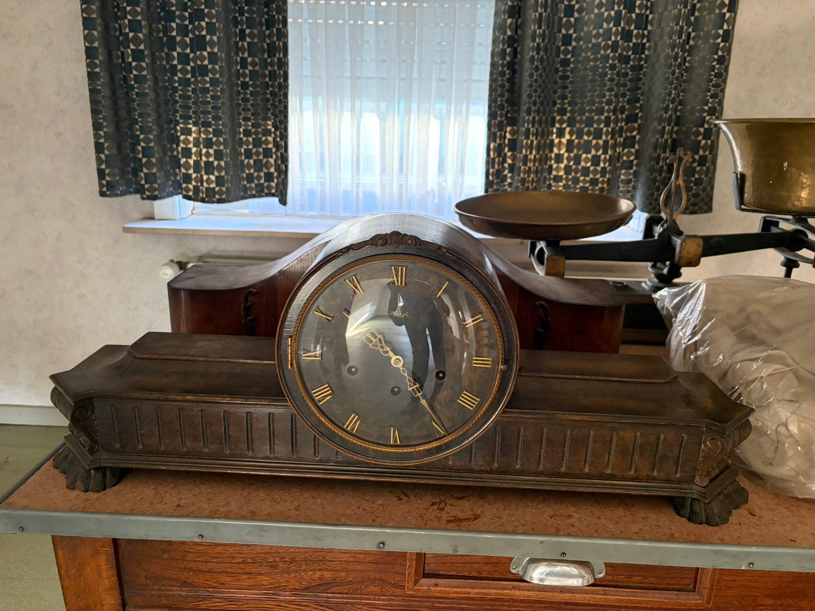 Vintage antieke klokken, Ophalen