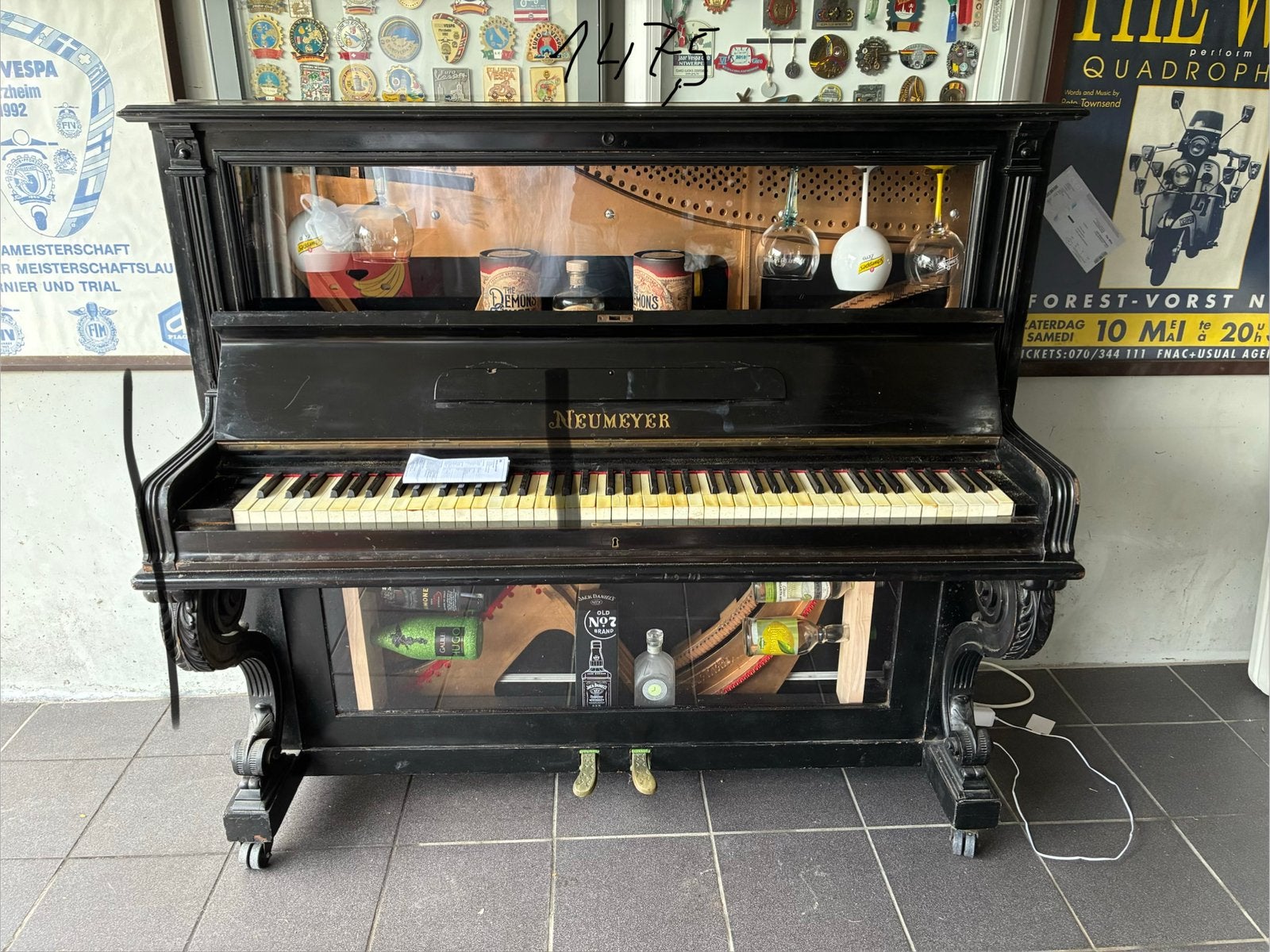 Omgebouwde piano naar barkast, Ophalen, Zo goed als nieuw
