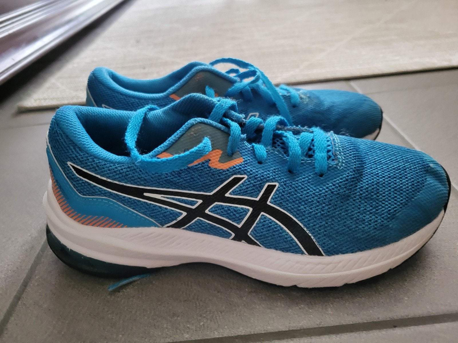 tennisschoenen, Ophalen