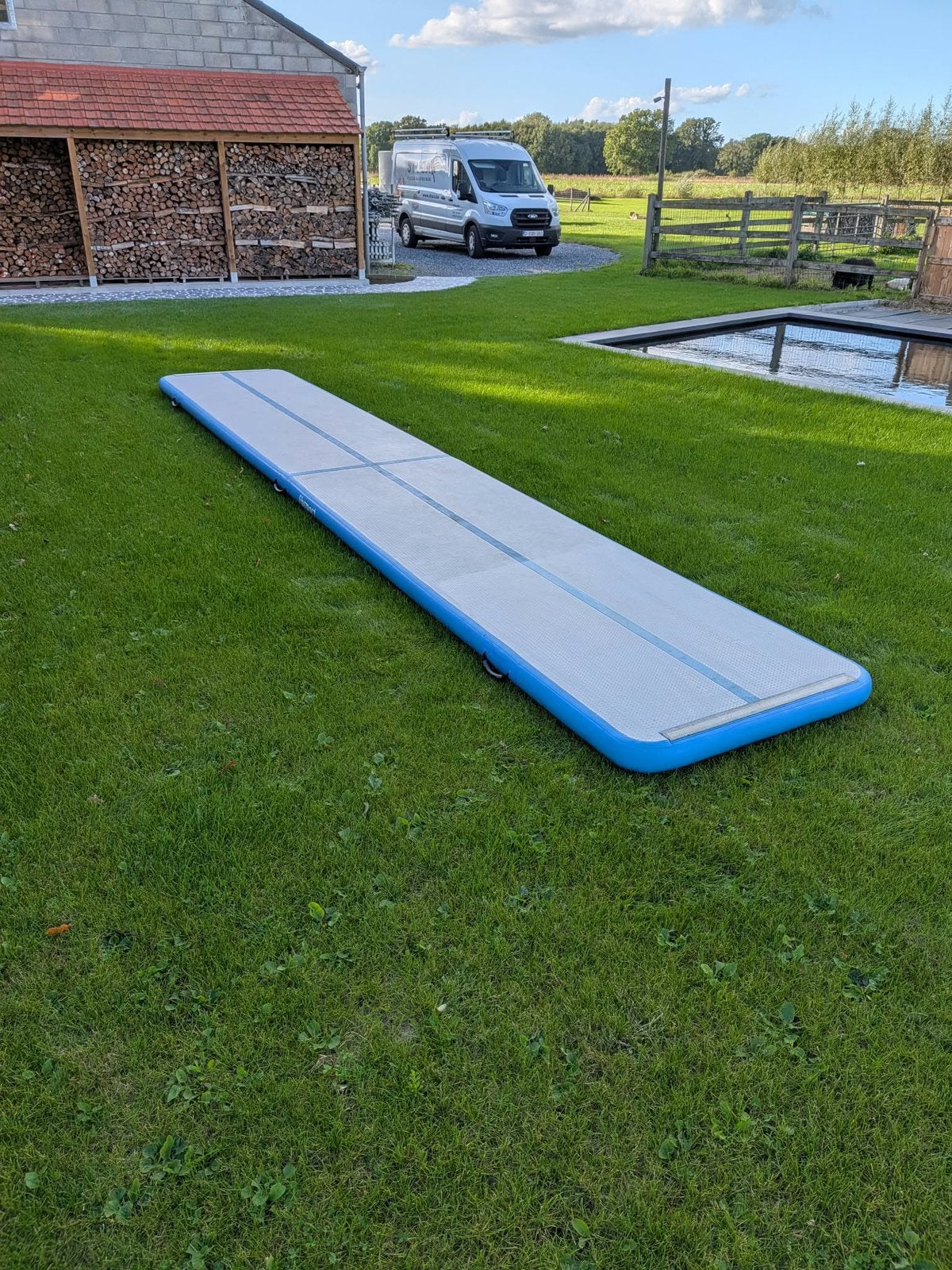 Airtrack 6m x 1m x 10cm met voetpomp, Sport en Fitness, Ophalen, Gebruikt, Materiaal
