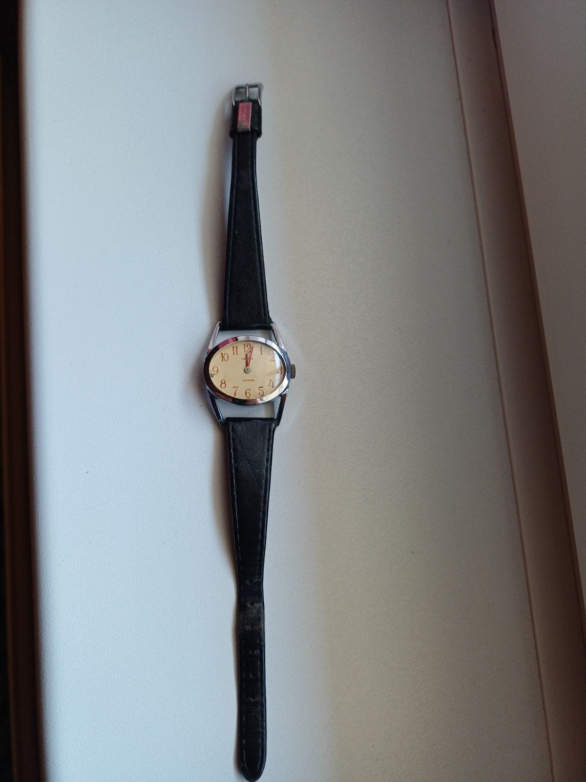 Petite montre mécanique vintage HERMA pour femme, argentée., Envoi