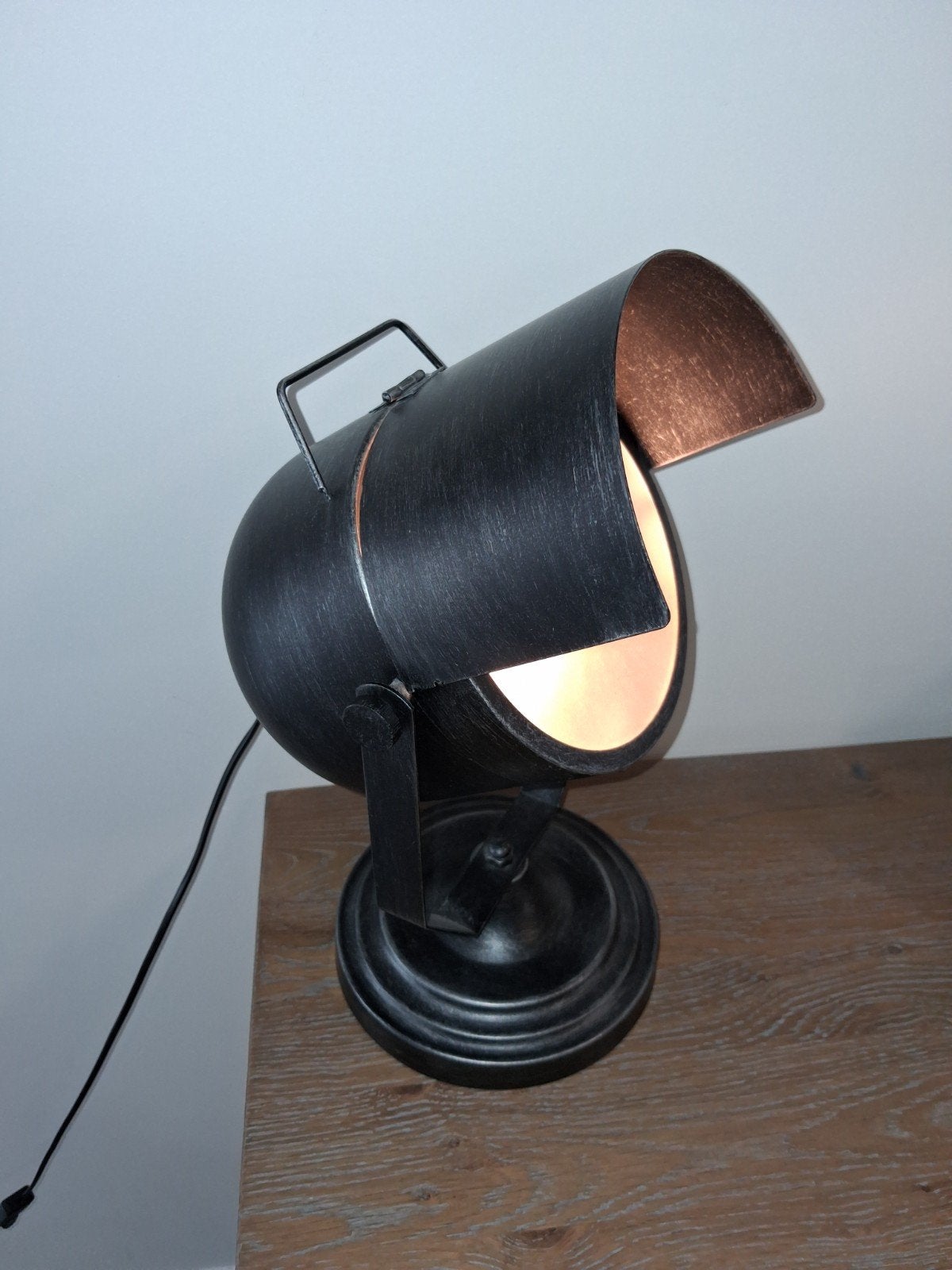belle lampe de table au look industriel en gris anthracite, Industriel, Comme neuf, Enlèvement, Métal