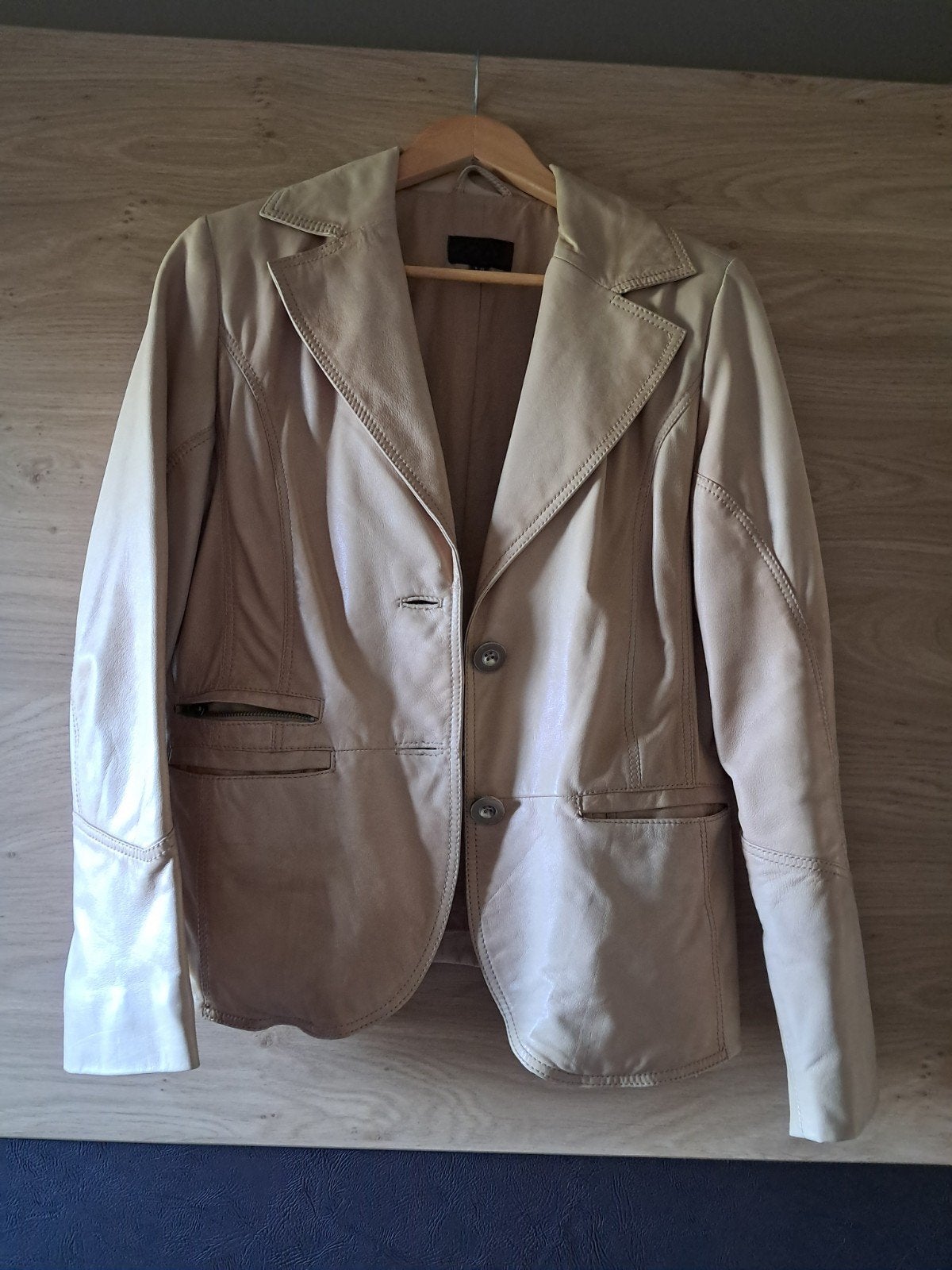 lederen dames jas maat 42/44 licht camel, Kleding | Dames, Jassen | Zomer, Ophalen, Maat 42/44 (L)